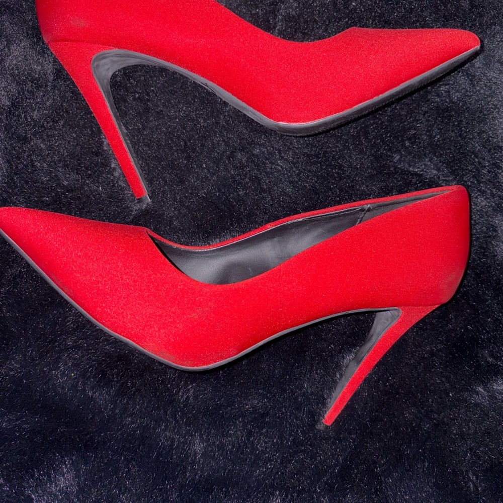 Elegant Red Stiletto Heels - Picture 6 of 10